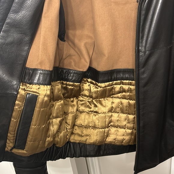 Excellent Condition Vintage Early 2000s Andrew Marc Leather Jacket! - Picture 2 of 6